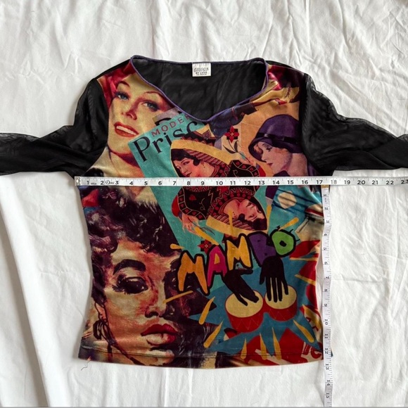 Love Amour Tops - Graphic Print Women's Top